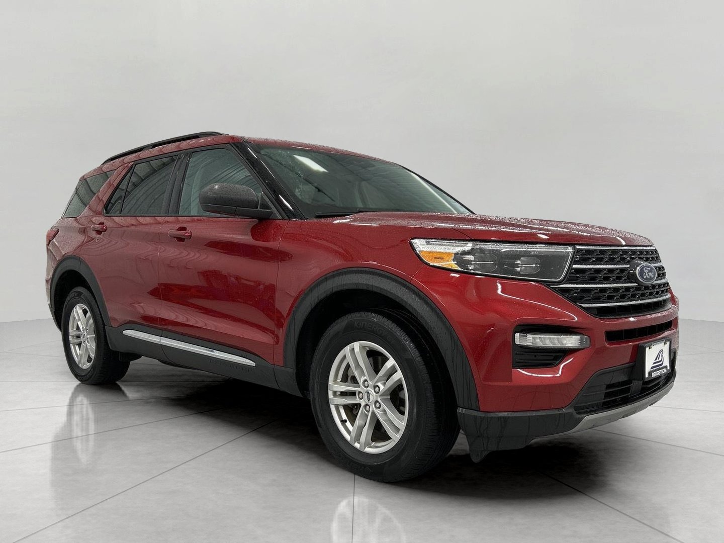 Used 2024 Ford Explorer XLT w/ Equipment Group 202A AWD/4WD image 1