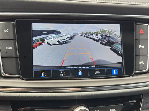 Used 2024 Buick Enclave Premium image 21