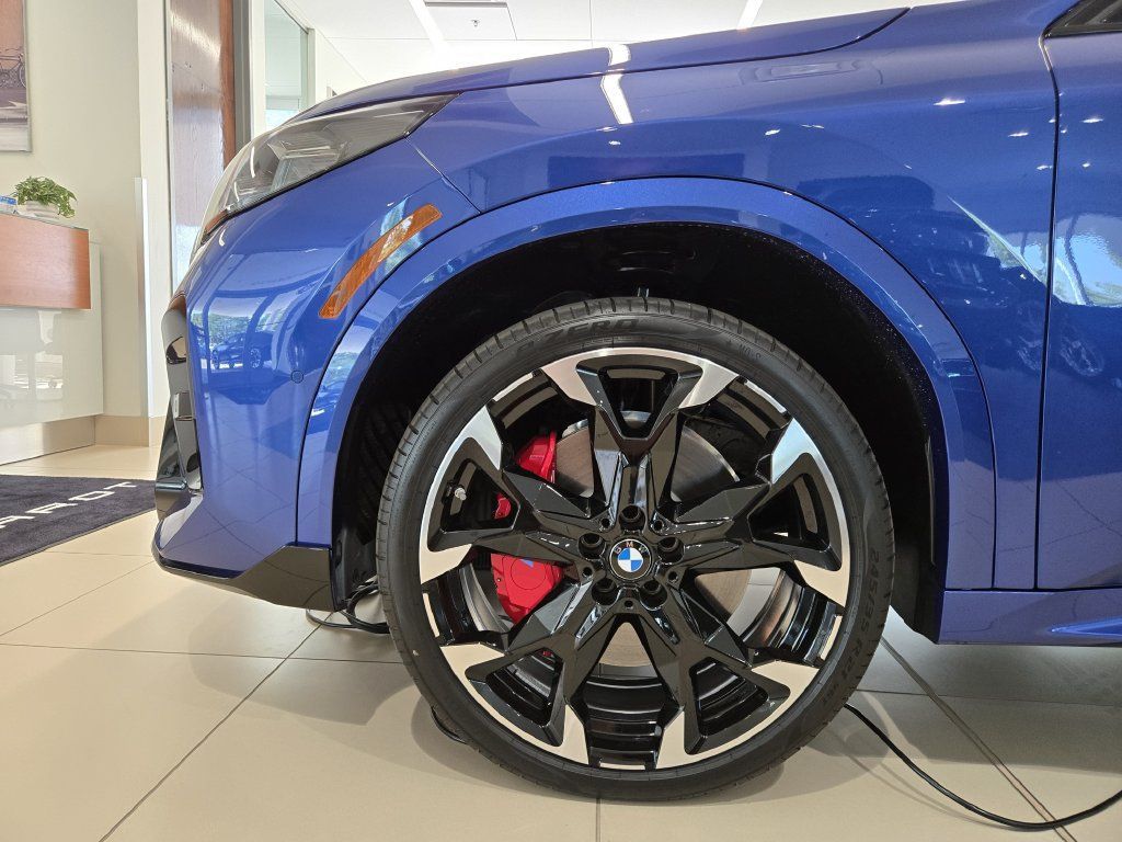 New 2026 BMW X2 M35i w/ Technology Package AWD/4WD image 4