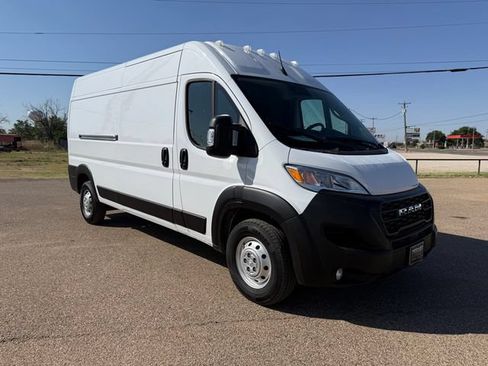 Used 2025 RAM ProMaster 2500 w/ Convenience Group FWD image 1