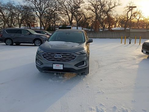 Used 2024 Ford Edge Titanium image 5