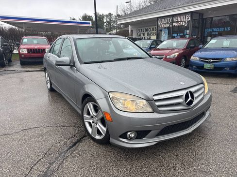 Used 2010 Mercedes-Benz C 300 4MATIC Sedan image 2