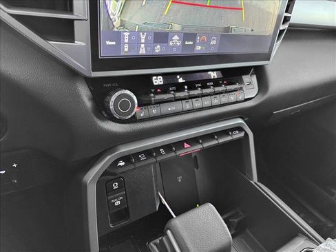 Used 2025 Toyota Tundra Limited image 15