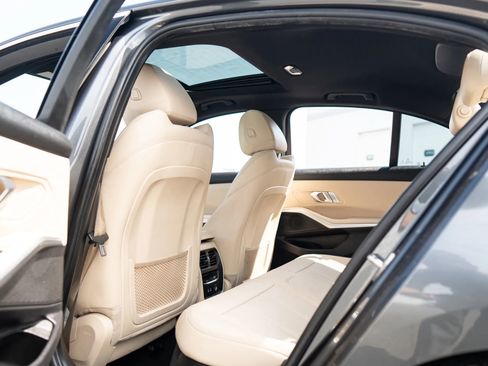 Used 2020 BMW 330i Sedan w/ Convenience Package image 24