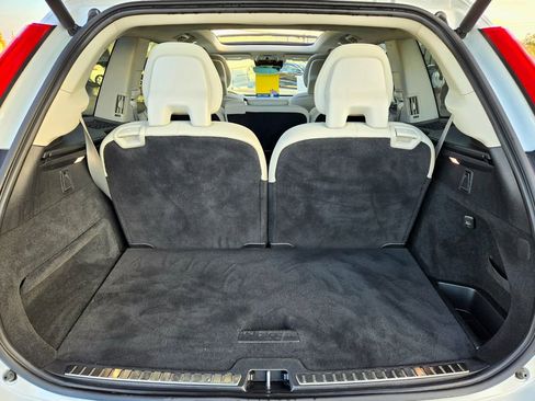 Used 2020 Volvo XC90 T5 Momentum w/ Protection Package Premier image 20