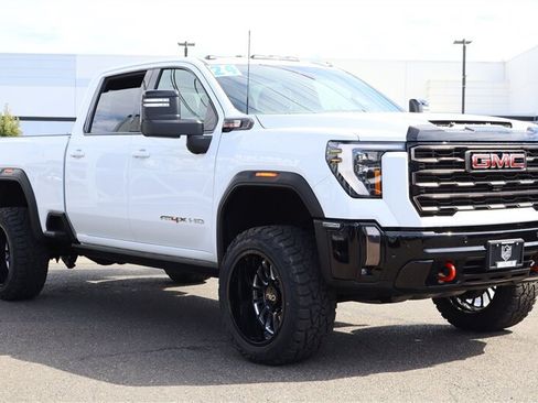 Used 2024 GMC Sierra 2500 AT4X AWD/4WD image 7