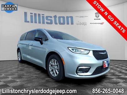 Used 2024 Chrysler Pacifica Touring-L
