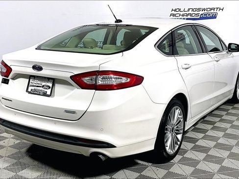Used 2016 Ford Fusion SE w/ Equipment Group 202A FWD image 9