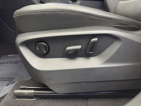 Used 2023 Volkswagen Atlas SE image 12