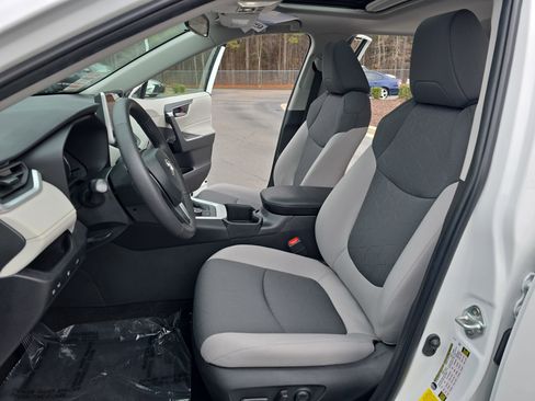 Used 2024 Toyota RAV4 XLE w/ Convenience Package image 14