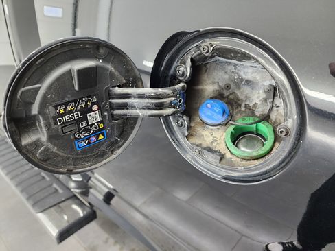 Used 2024 RAM 2500 Laramie w/ Sport Appearance Package image 34