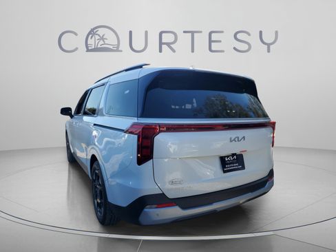 New 2026 Kia Carnival EX FWD image 3