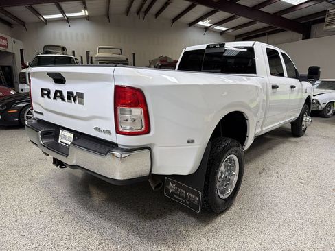 Used 2024 RAM 3500 Tradesman w/ Chrome Appearance Group AWD/4WD image 7