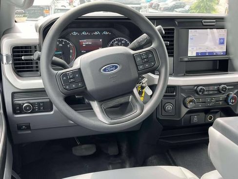 New 2026 Ford F250 XL w/ XL Chrome Package RWD image 17