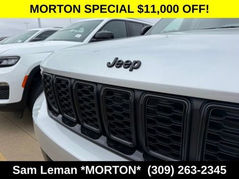 New 2025 Jeep Grand Cherokee Limited w/ Black Appearance Package image 4