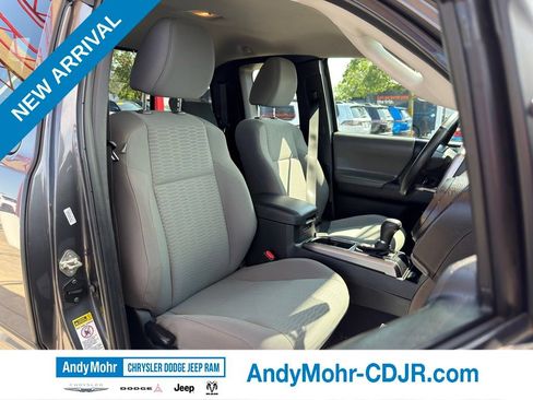 Used 2016 Toyota Tacoma SR5 w/ SR5 Appearance Package (SN) AWD/4WD image 25