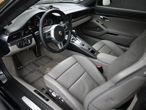 Used 2014 Porsche 911 Turbo S image 4