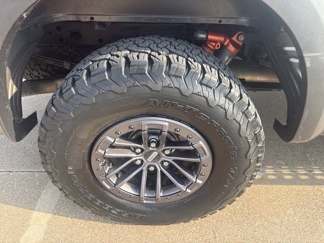 Used 2019 Ford F150 Raptor w/ Equipment Group 802A Luxury AWD/4WD image 7