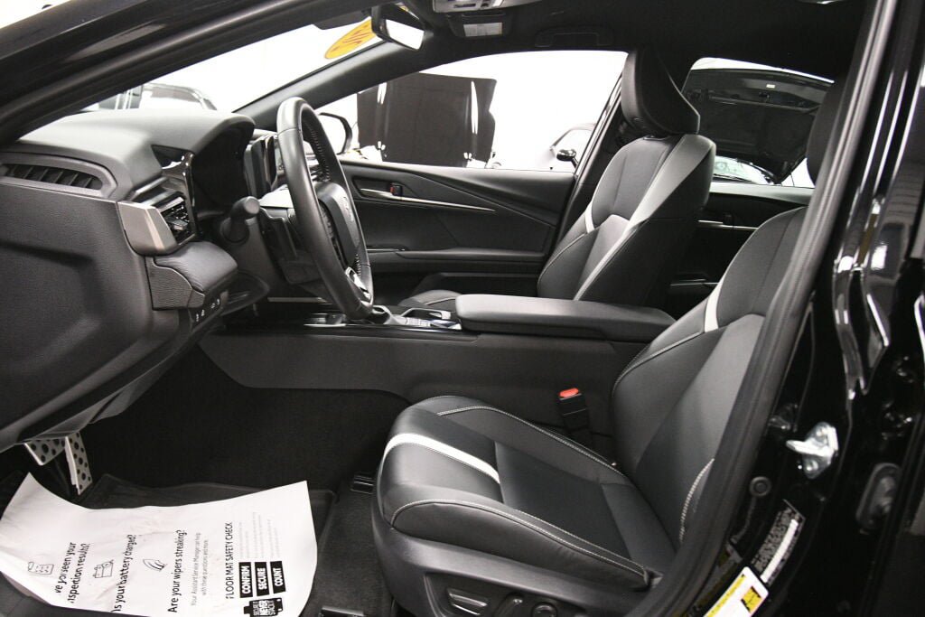 Used 2025 Toyota Camry SE w/ Convenience Package AWD/4WD image 10