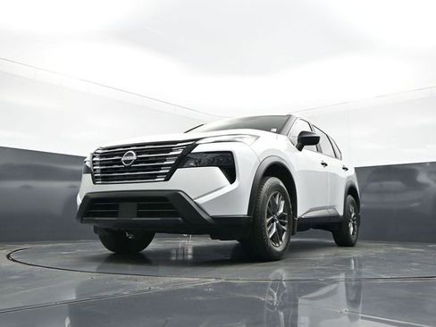 Certified 2025 Nissan Rogue S FWD image 25