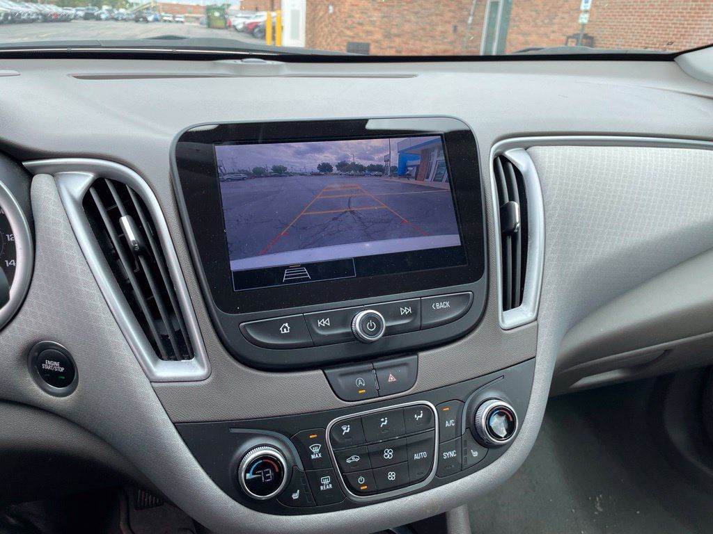Used 2025 Chevrolet Malibu LT FWD image 23