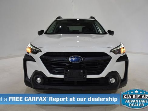 Used 2025 Subaru Outback Premium image 2