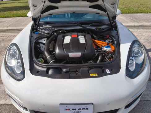 Used 2016 Porsche Panamera S RWD image 45