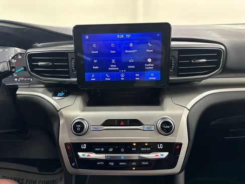 Used 2021 Ford Explorer XLT w/ Equipment Group 202A AWD/4WD image 48