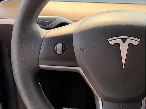 Used 2021 Tesla Model Y 2WD image 35