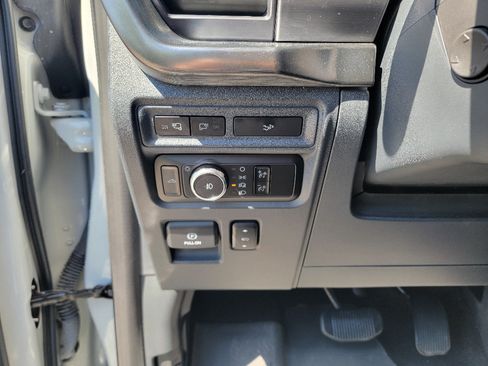 Used 2023 Ford F150 Lariat w/ Equipment Group 502A High AWD/4WD image 16