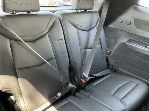Used 2024 Cadillac XT6 Luxury w/ LPO, Floor Liner Package AWD/4WD image 21