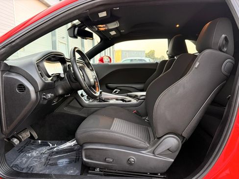 Used 2022 Dodge Challenger GT RWD image 18