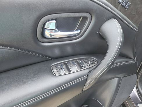 Used 2024 INFINITI QX80 Luxe image 14
