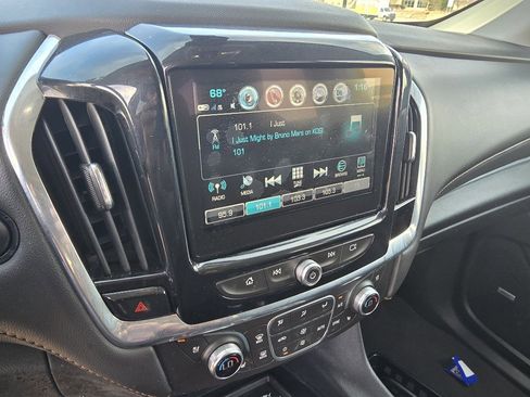 Used 2019 Chevrolet Traverse Premier w/ Driver Confidence II Package image 23