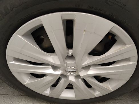 Used 2022 Nissan Sentra S FWD image 31
