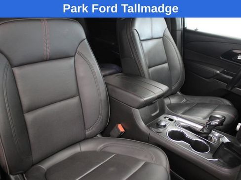 Used 2023 Chevrolet Traverse RS AWD/4WD image 23