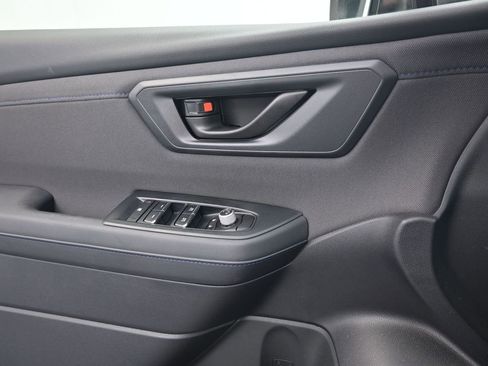 Used 2025 Subaru Forester Premium w/ Protection Package (1PH) image 13