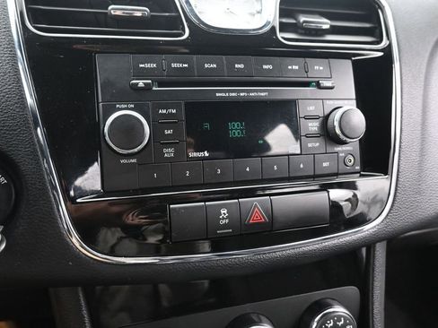 Used 2014 Chrysler 200 Touring image 33