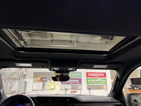 Used 2024 GMC Sierra 1500 AT4 w/ Technology Package image 18