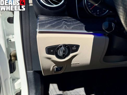 Used 2017 Mercedes-Benz E 300 4MATIC image 15