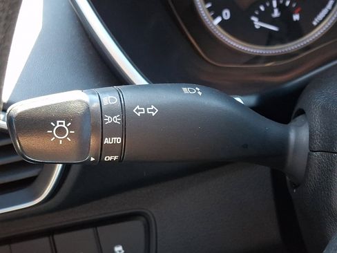 Used 2020 Hyundai Santa Fe SE image 25