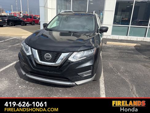 Used 2018 Nissan Rogue SV w/ Sun & Sound Touring Package image 13