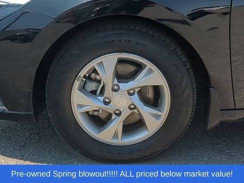 Used 2023 Hyundai Elantra SE FWD image 18