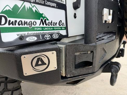 Used 2016 Jeep Wrangler Unlimited Sahara w/ Connectivity Group image 8