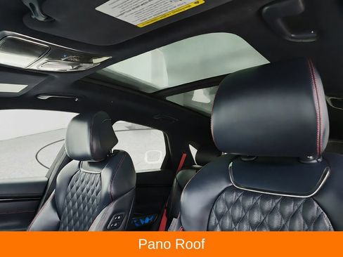 Used 2022 Genesis GV70 3.5T Sport w/ Sport Advanced Package AWD/4WD image 12