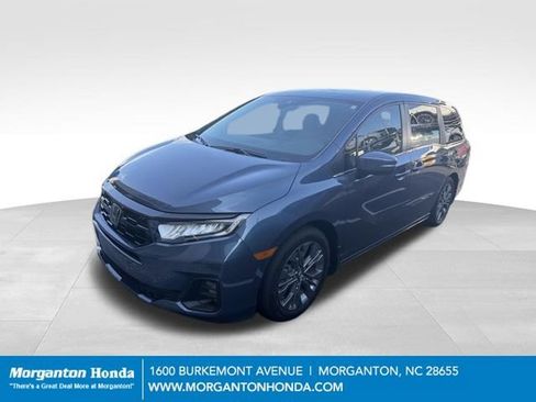 Used 2025 Honda Odyssey Touring image 2