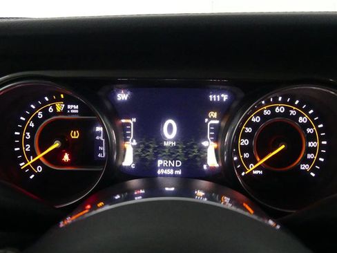 Used 2018 Jeep Wrangler Unlimited Sahara image 30