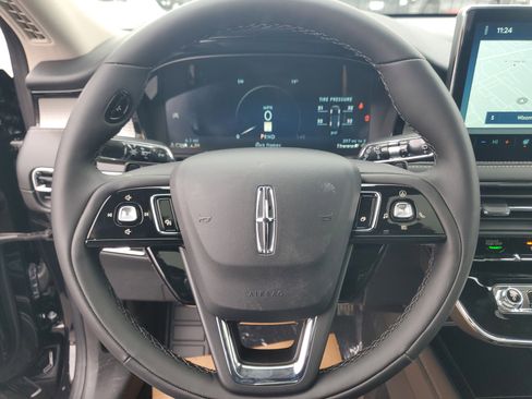 New 2026 Lincoln Corsair Premiere image 16