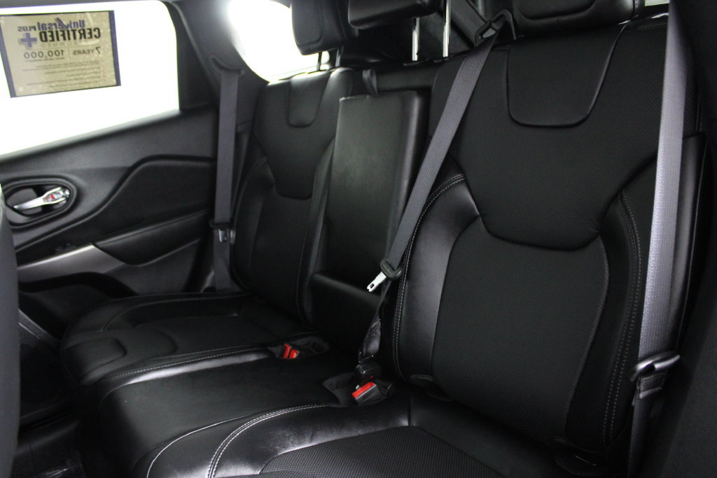 Used 2022 Jeep Cherokee Latitude Lux w/ Sun & Sound Group AWD/4WD image 19