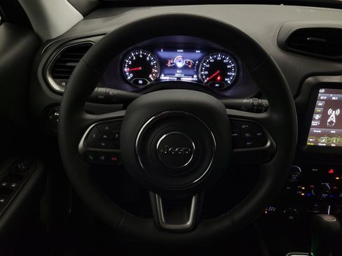 Used 2022 Jeep Renegade Latitude AWD/4WD image 22